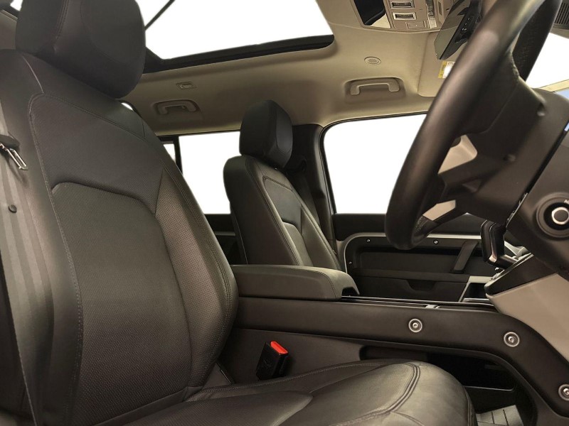 Used Land Rover Defender 2024 for sale - 76982125: Photo 26