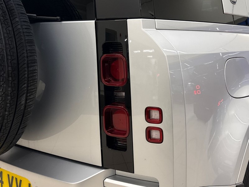 Used Land Rover Defender 2024 for sale - 76982125: Photo 46