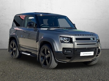 Used Land Rover Defender 2023 for sale - 77918097: Photo