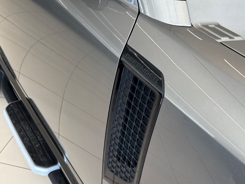 Used Land Rover Defender 2023 for sale - 77918097: Photo 20