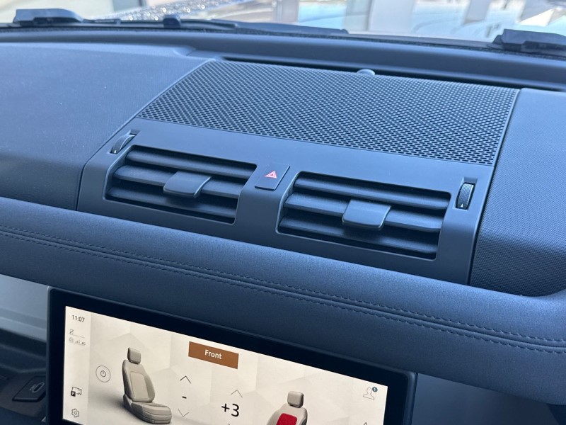 Used Land Rover Defender 2023 for sale - 77918097: Photo 34