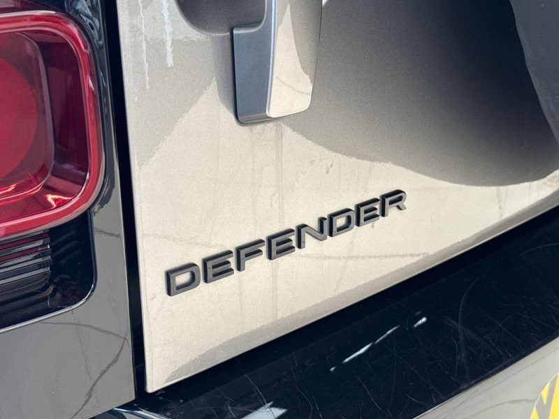Used Land Rover Defender 2023 for sale - 77918097: Photo 43