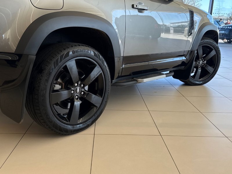 Used Land Rover Defender 2023 for sale - 77918097: Photo 45