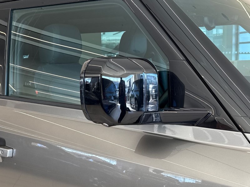 Used Land Rover Defender 2023 for sale - 77918097: Photo 47