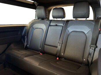 Used Land Rover Defender 2023 for sale - 77918097: Photo