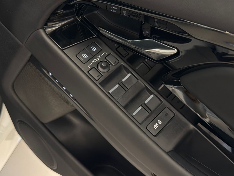 Used Land Rover Range Rover Evoque 2025 for sale - 77819300: Photo 23