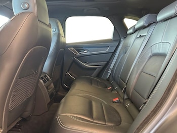 Used Jaguar F-Pace 2023 for sale - 76981937: Photo