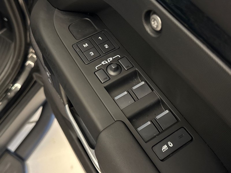 Used Land Rover Defender 2026 for sale - 77310627: Photo 23