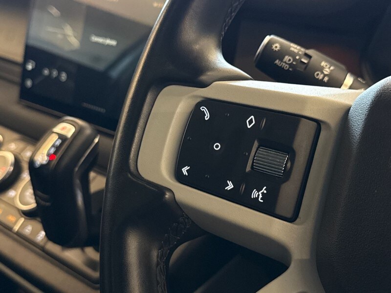 Used Land Rover Defender 2023 for sale - 78081260: Photo 28