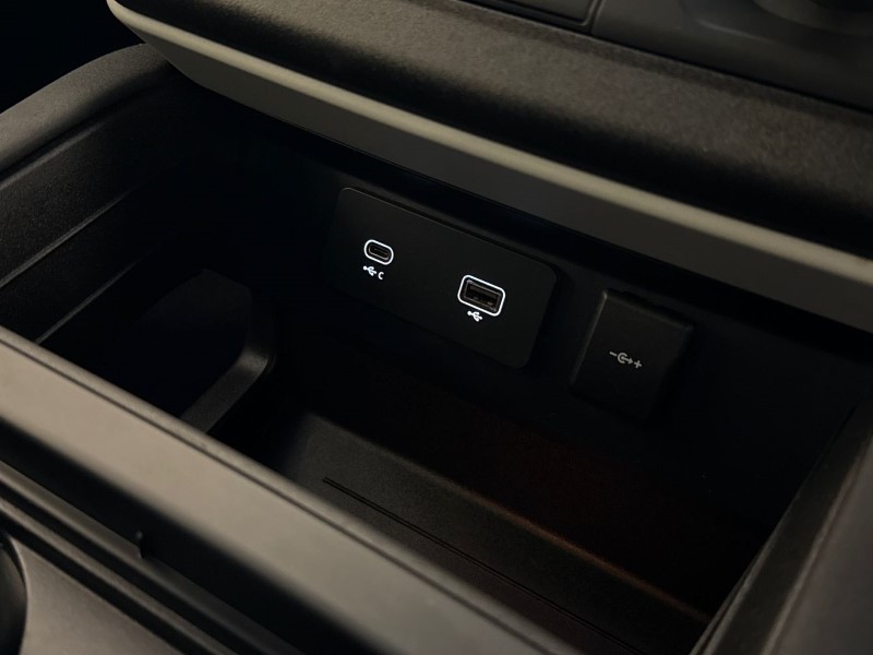 Used Land Rover Defender 2023 for sale - 78081260: Photo 36