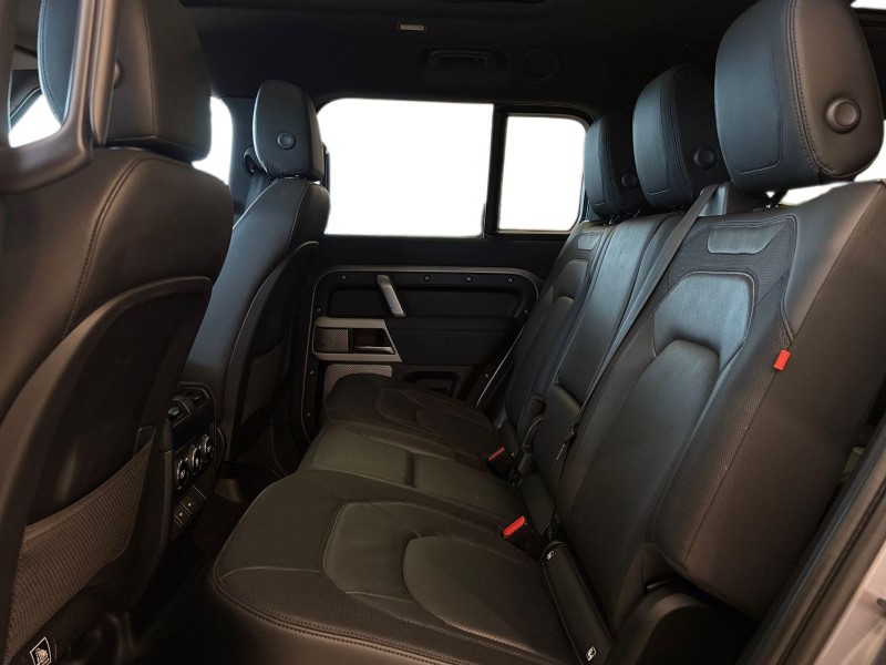 Used Land Rover Defender 2023 for sale - 78081260: Photo 4