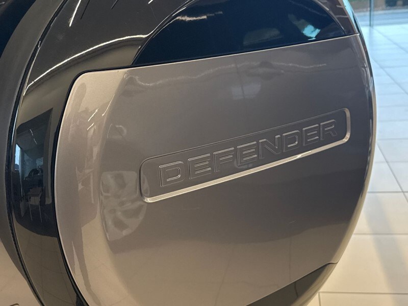 Used Land Rover Defender 2023 for sale - 78081260: Photo 44