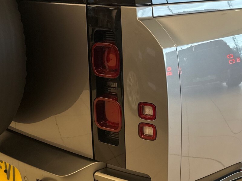 Used Land Rover Defender 2023 for sale - 78081260: Photo 46