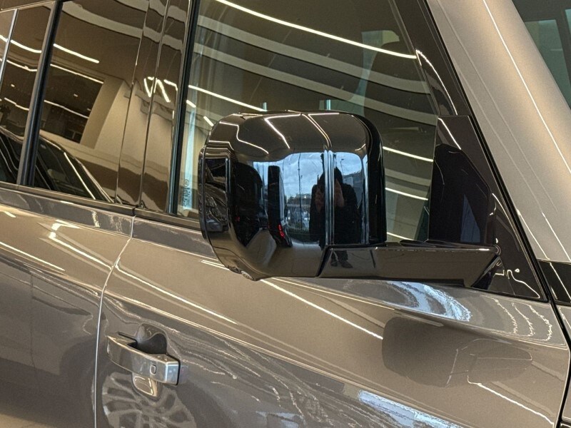 Used Land Rover Defender 2023 for sale - 78081260: Photo 49