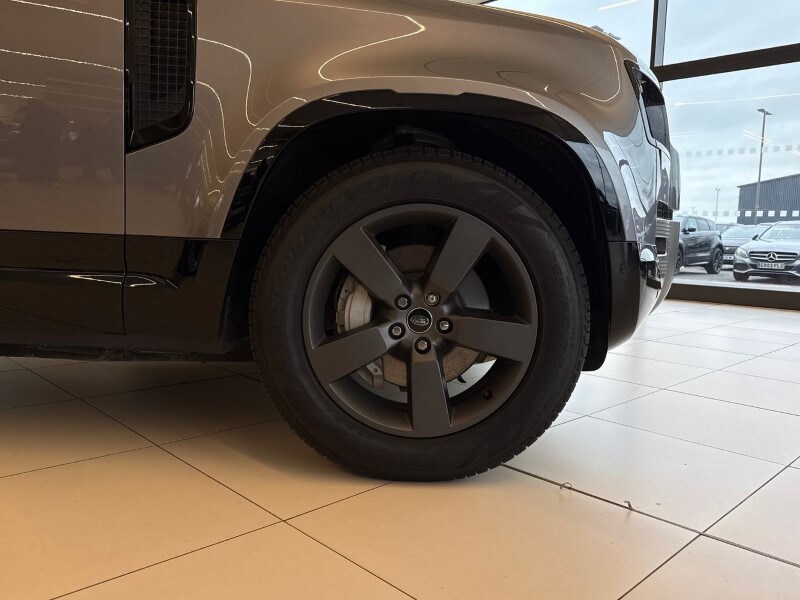 Used Land Rover Defender 2023 for sale - 78081260: Photo 8