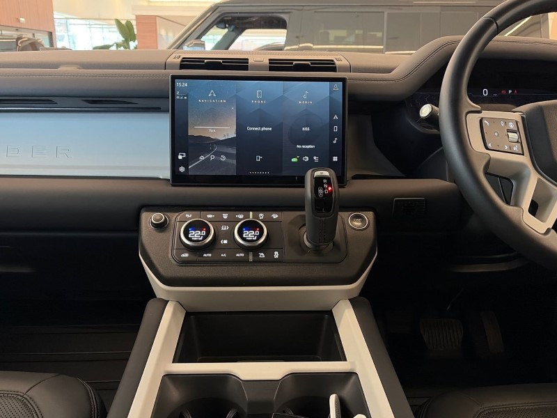 Used Land Rover Defender 2024 for sale - 78093012: Photo 15