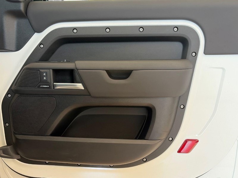 Used Land Rover Defender 2024 for sale - 78093012: Photo 22