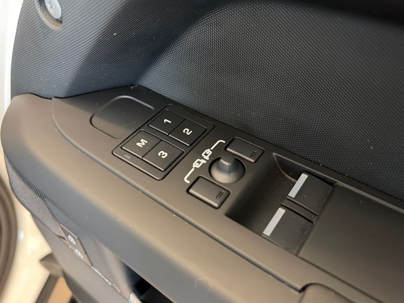 Used Land Rover Defender 2024 for sale - 78093012: Photo 23