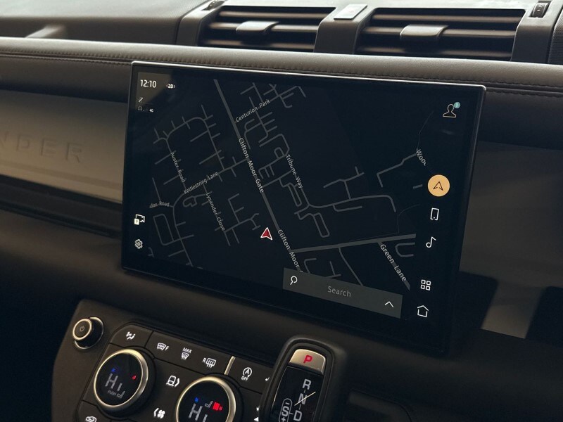 Used Land Rover Defender 2023 for sale - 77915610: Photo 11