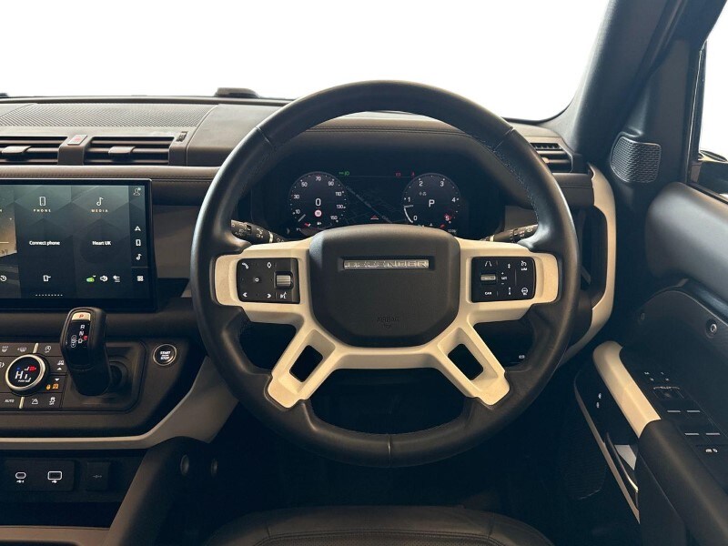 Used Land Rover Defender 2023 for sale - 77915610: Photo 15