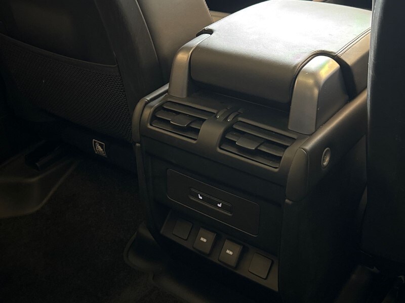 Used Land Rover Defender 2023 for sale - 77915610: Photo 18