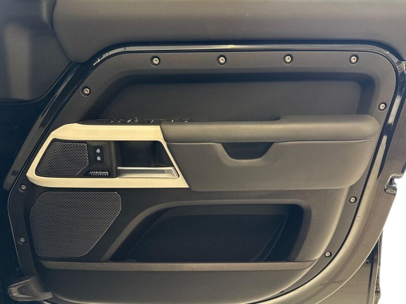 Used Land Rover Defender 2023 for sale - 77915610: Photo 21