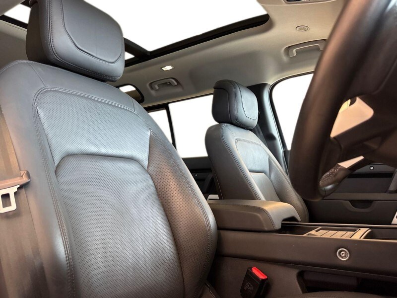 Used Land Rover Defender 2023 for sale - 77915610: Photo 25