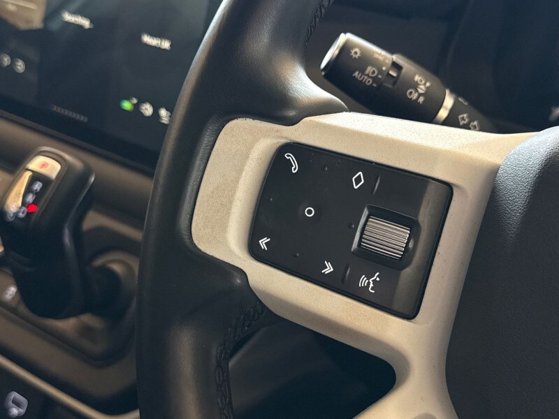 Used Land Rover Defender 2023 for sale - 77915610: Photo 27
