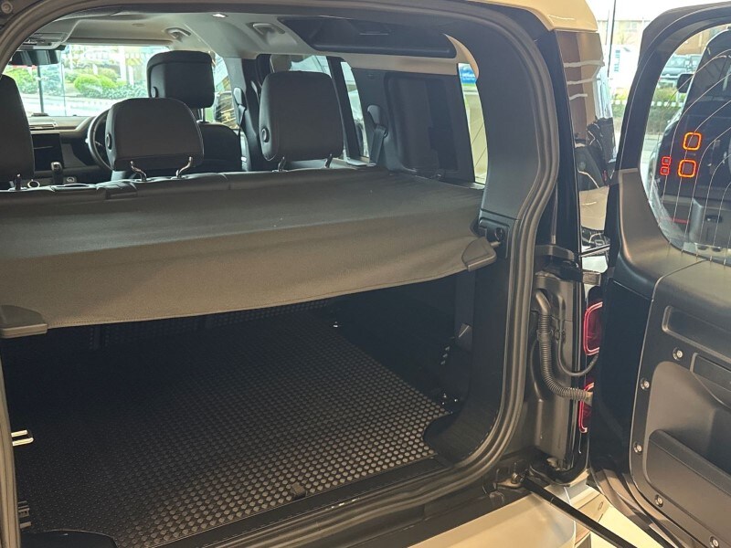 Used Land Rover Defender 2023 for sale - 77915610: Photo 36