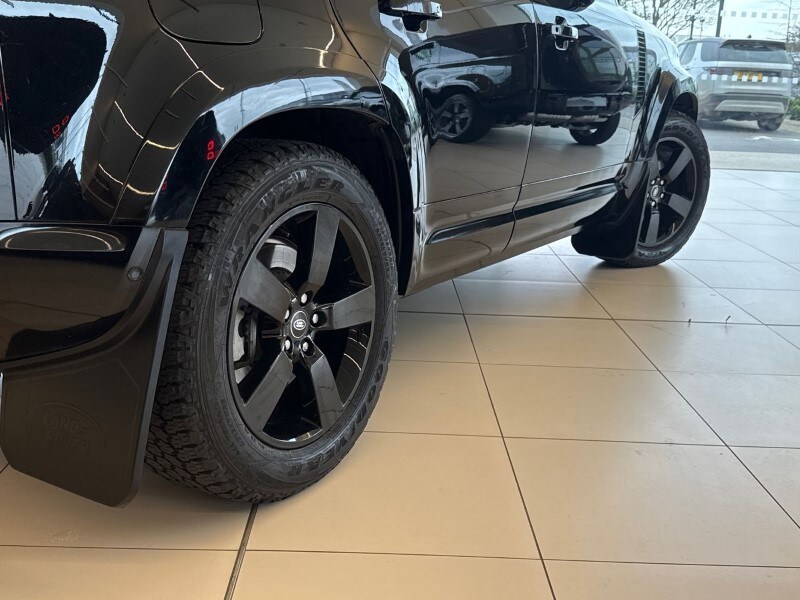 Used Land Rover Defender 2023 for sale - 77915610: Photo 44