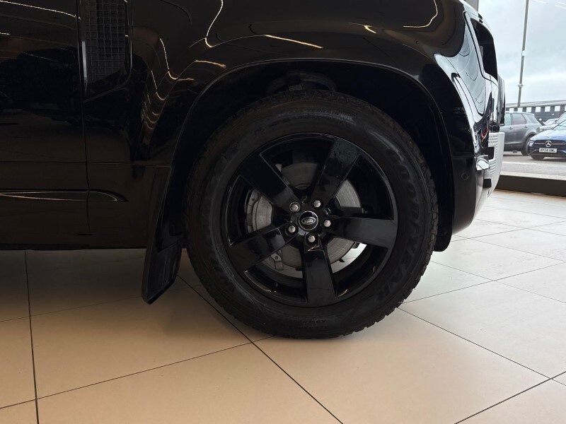 Used Land Rover Defender 2023 for sale - 77915610: Photo 8