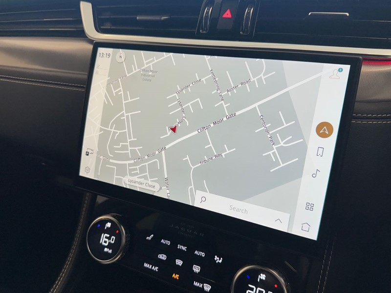 Used Jaguar F-Pace 2022 for sale - 77675520: Photo 11