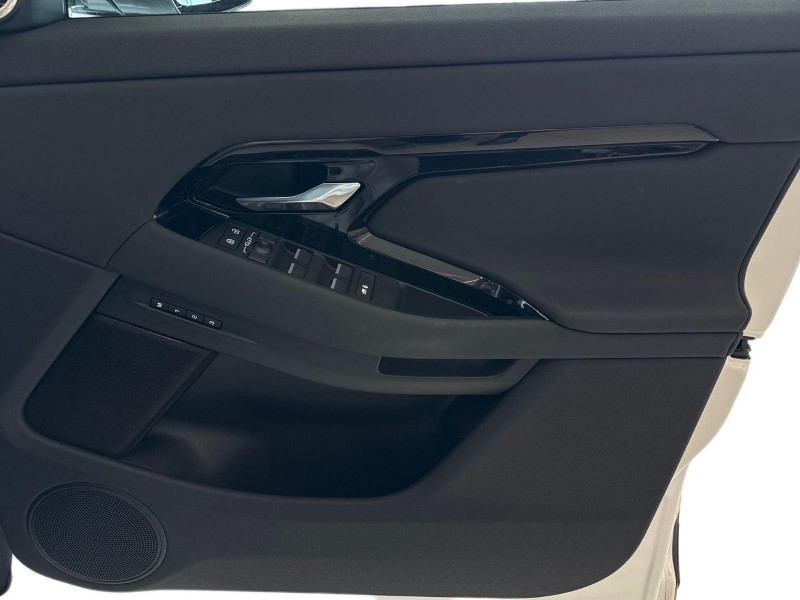 Used Land Rover Range Rover Evoque 2025 for sale - 77988570: Photo 21