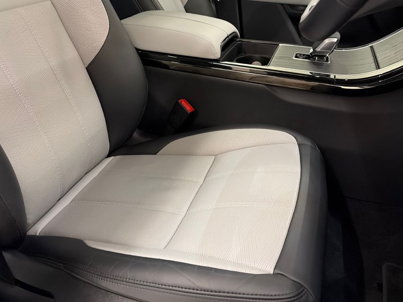 Used Land Rover Range Rover Evoque 2024 for sale - 76981737: Photo 25