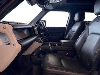 Used Land Rover Defender 2024 for sale - 79274728: Photo
