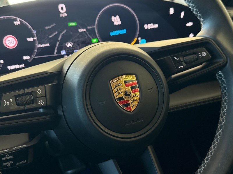 Used Porsche Taycan 2022 for sale - 78028140: Photo 27