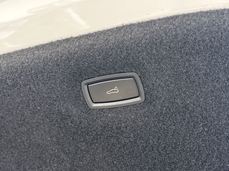 Used Porsche Taycan 2022 for sale - 78028140: Photo 40