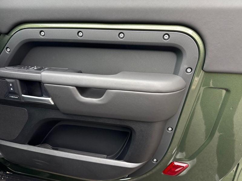 Used Land Rover Defender 2026 for sale - 78025621: Photo 21