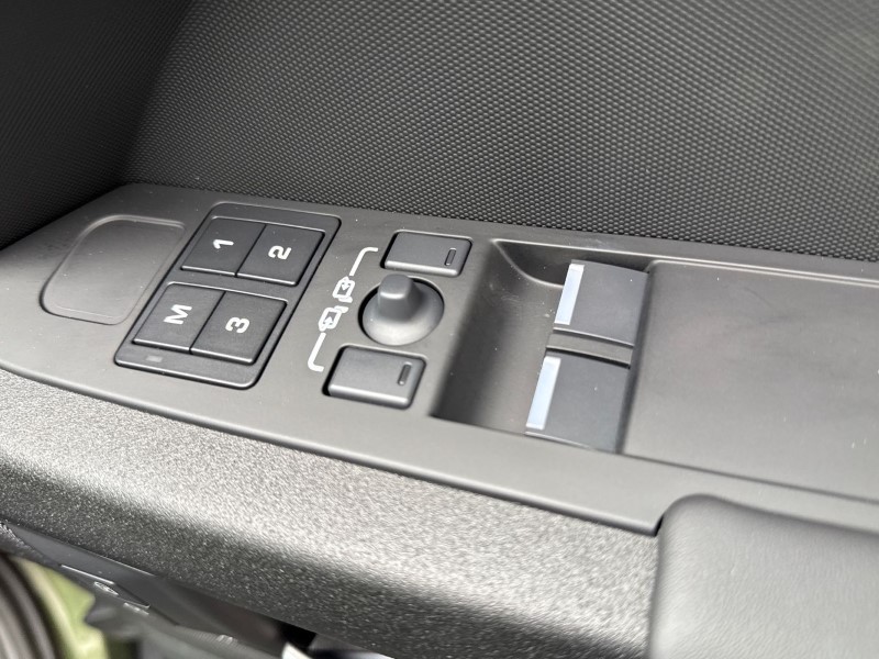 Used Land Rover Defender 2026 for sale - 78025621: Photo 22