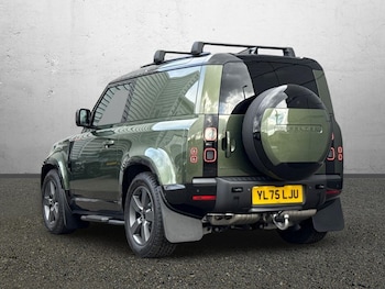 Used Land Rover Defender 2026 for sale - 78025621: Photo