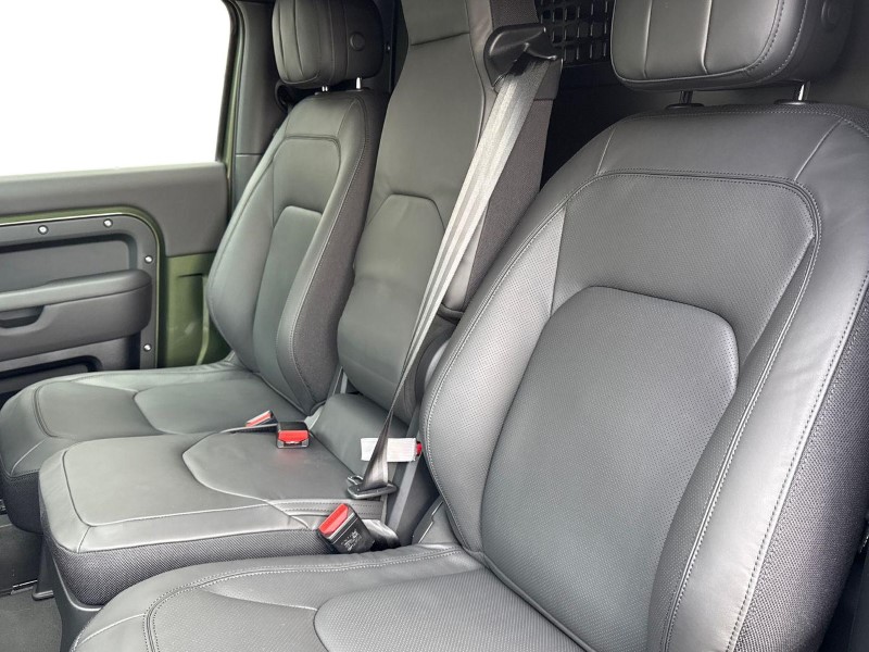 Used Land Rover Defender 2026 for sale - 78025621: Photo 4