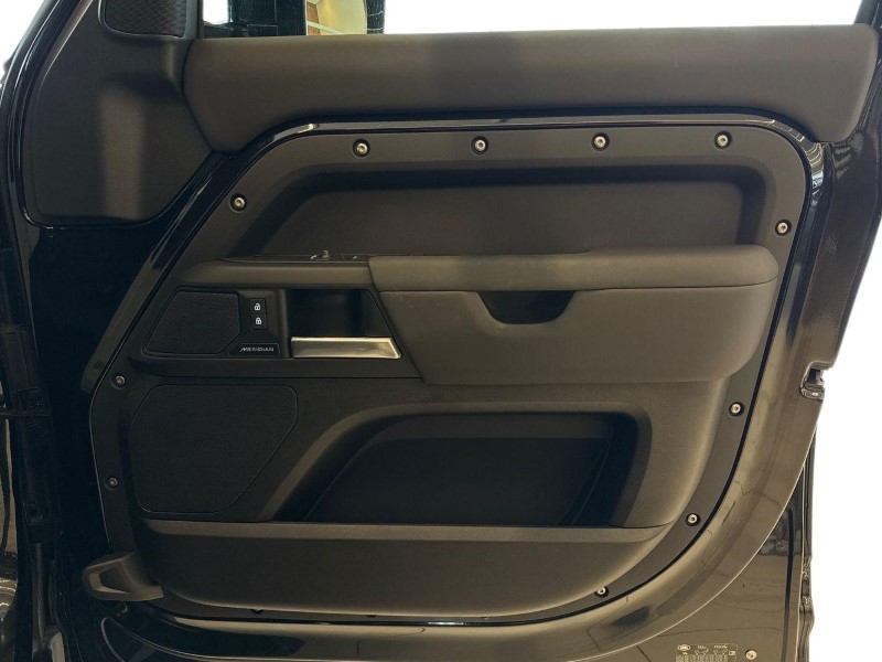 Used Land Rover Defender 2024 for sale - 77888377: Photo 21