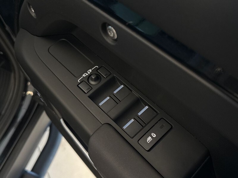 Used Land Rover Defender 2024 for sale - 77888377: Photo 22