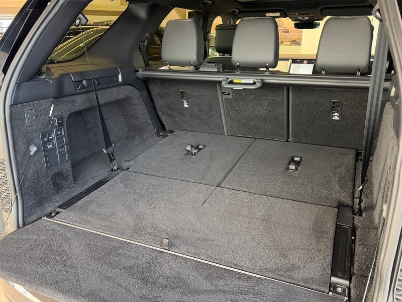 Used Land Rover Discovery 2024 for sale - 77261787: Photo 43