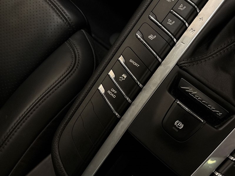 Used Porsche Macan 2020 for sale - 77001450: Photo 35