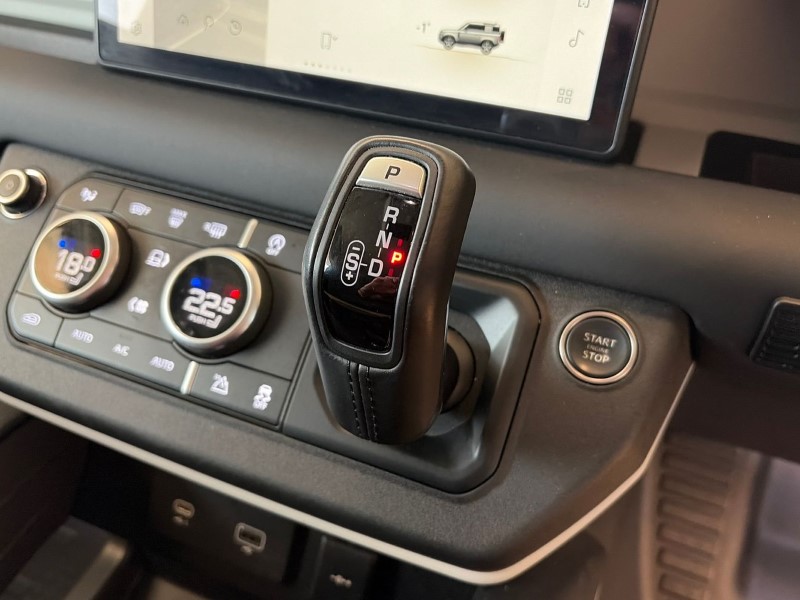 Used Land Rover Defender 2023 for sale - 78042276: Photo 13