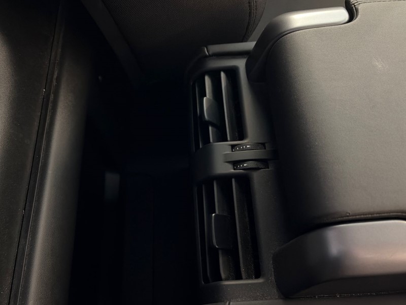 Used Land Rover Defender 2023 for sale - 78042276: Photo 18