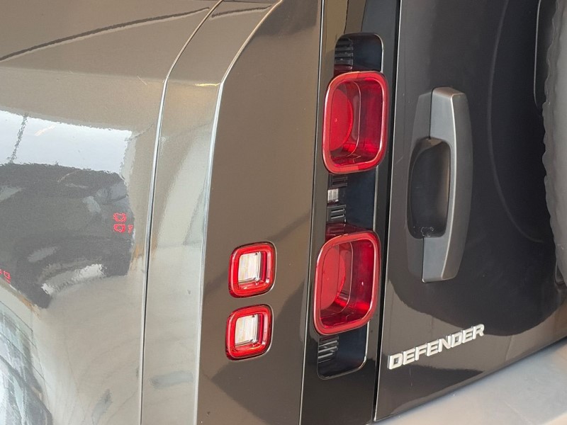 Used Land Rover Defender 2023 for sale - 78042276: Photo 19