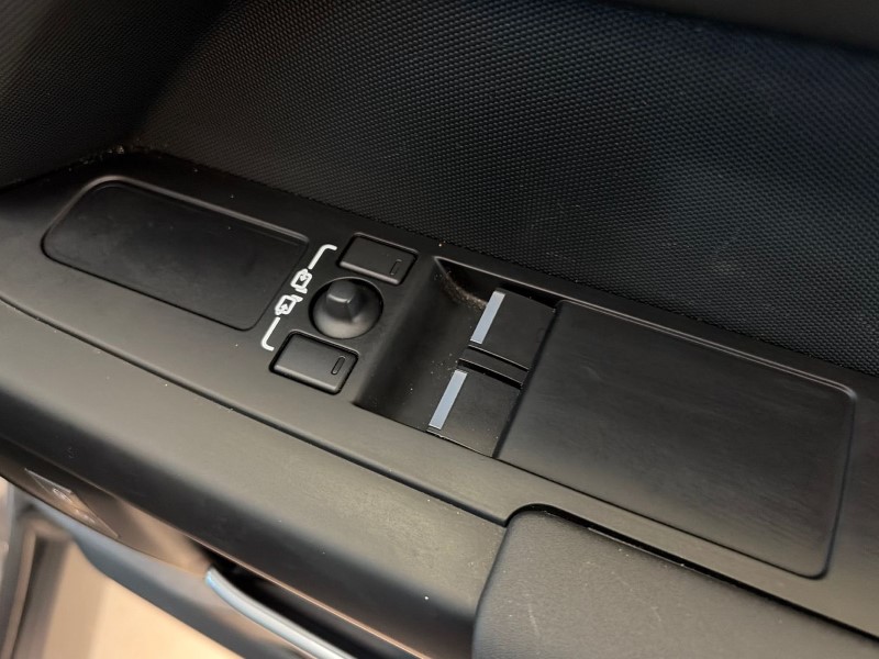 Used Land Rover Defender 2023 for sale - 78042276: Photo 23