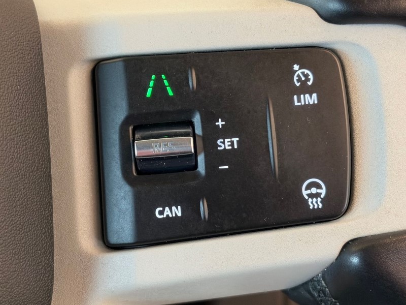 Used Land Rover Defender 2023 for sale - 78042276: Photo 28